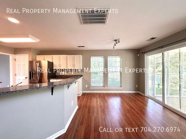 Building Photo - 9902 Redbud Tree Ct