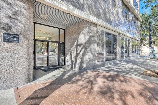 Building Photo - 311 W Ashley St