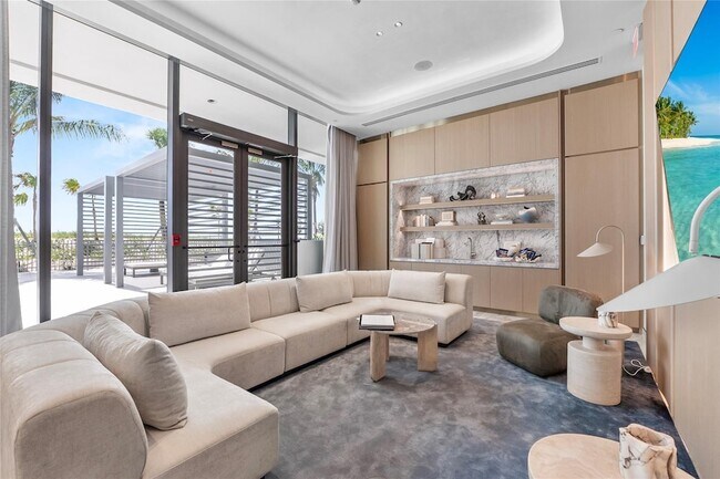 Building Photo - 900 N Ocean Blvd