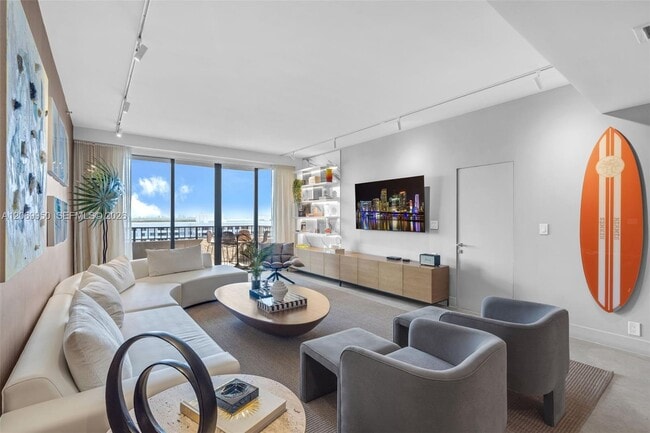 Building Photo - 251 Crandon Blvd