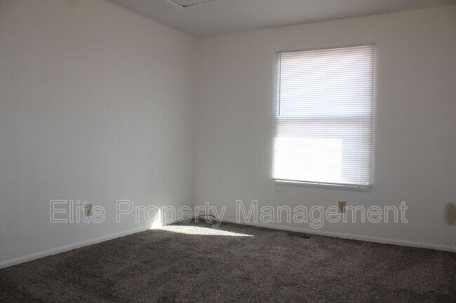 Building Photo - 1984 N Salem Ave