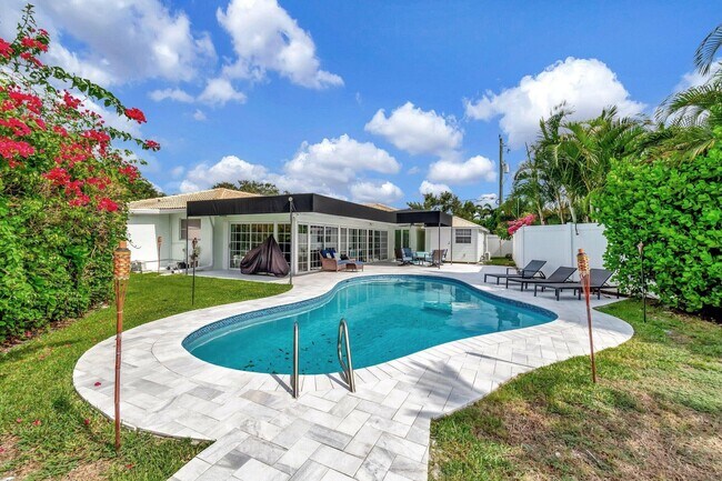 Building Photo - 4450 NE 23rd Ave