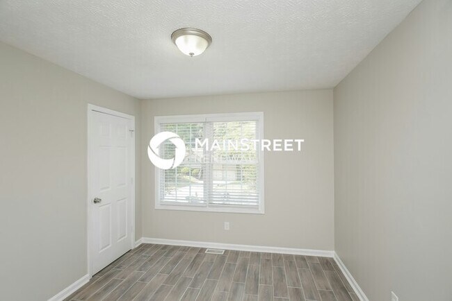 Building Photo - 4 Bedroom Pet-Friendly Home in DOUGLASVILL...