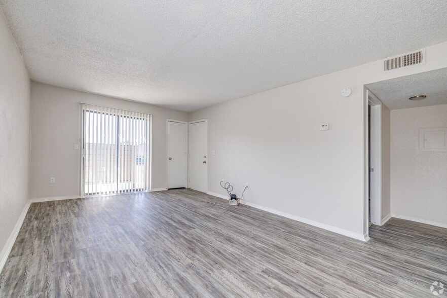 Interior Photo - Hickory Grove