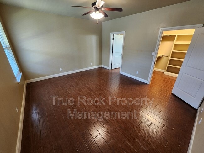Building Photo - 1329 N Monte Vista St