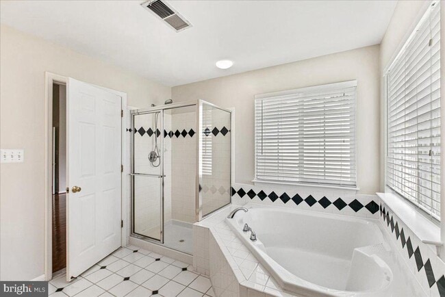 Building Photo - 5304 Waldo Dr