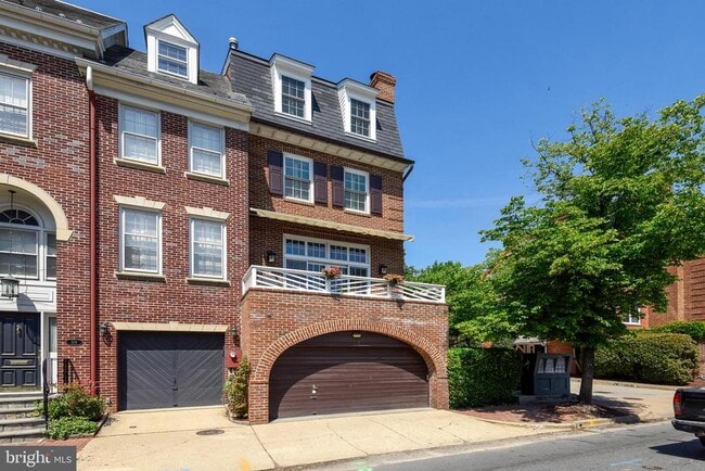 Building Photo - 317 S Union St