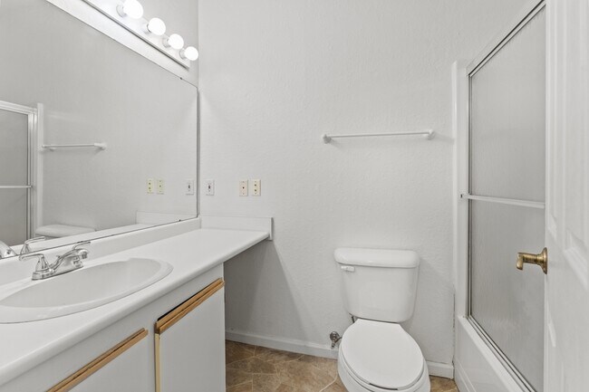 Building Photo - 1101 Linden Ln