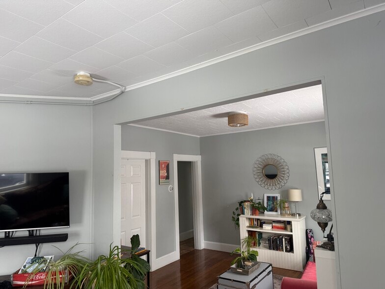 Building Photo - 6 Berry St