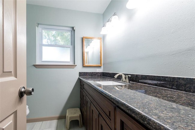 Building Photo - 5402 Sheraton Oaks Dr