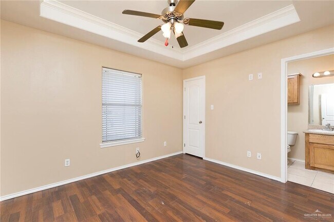 Building Photo - 17 S 48th Ln