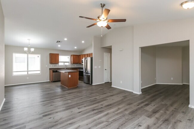 Building Photo - 4127 E Mica Rd