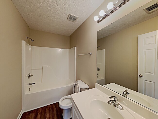 Building Photo - 157 Walton Trace S