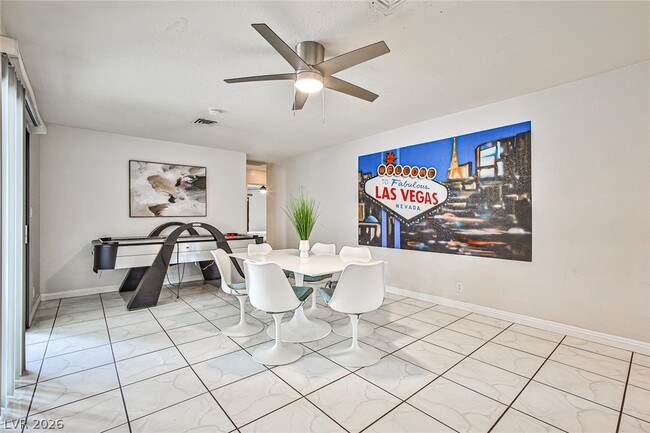Building Photo - 1505 Hialeah Dr
