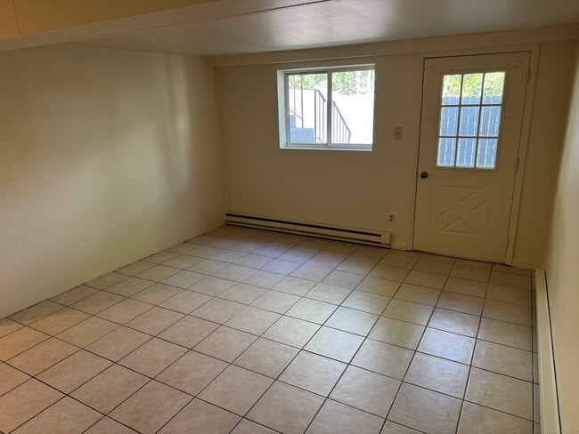 Building Photo - 11 Cove View Dr