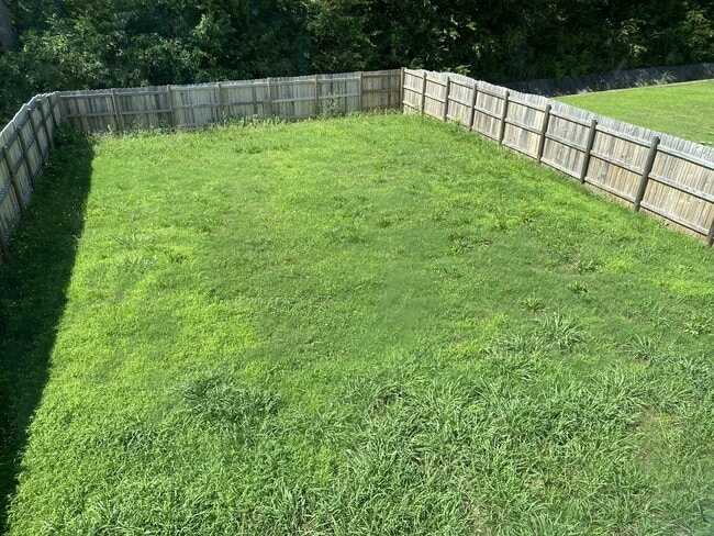 Building Photo - 204 Valleyside Dr NE