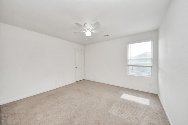 Building Photo - 2056 Spindletree Ln