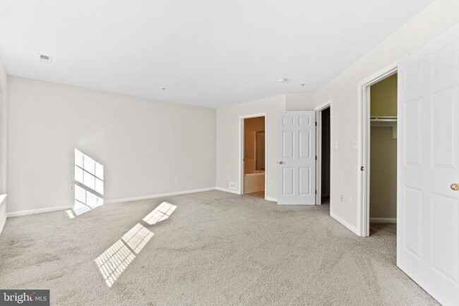 Building Photo - 1905 Camelia Ct