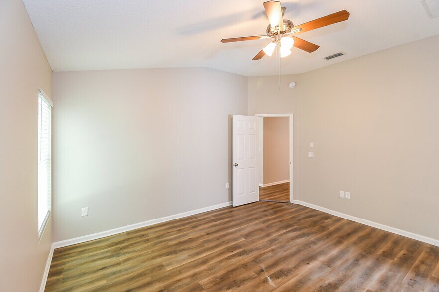Building Photo - 10267 Normanwood Ct