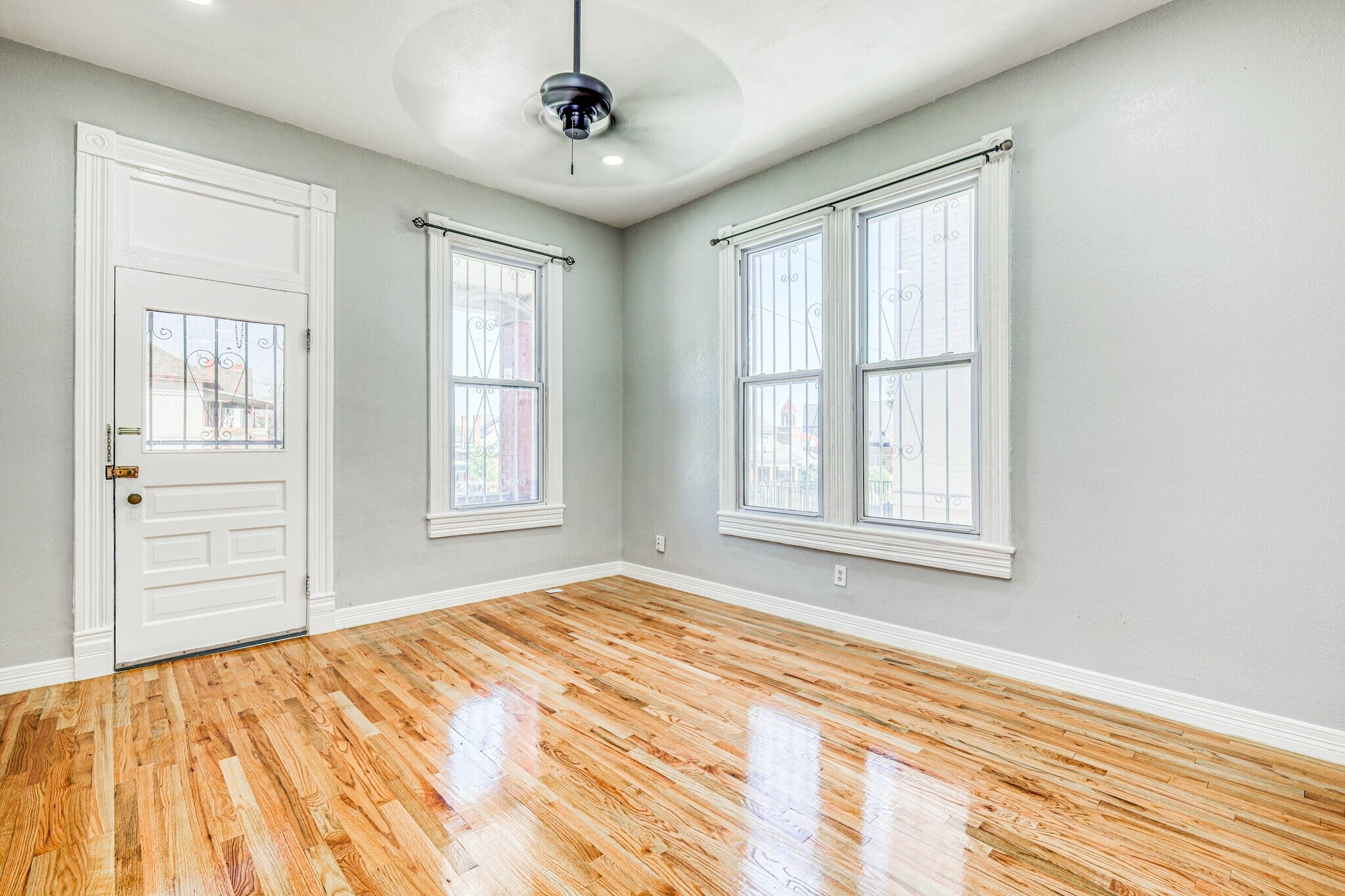 Building Photo - 1123 N El Paso St