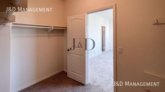 Building Photo - 8955 Valencia St