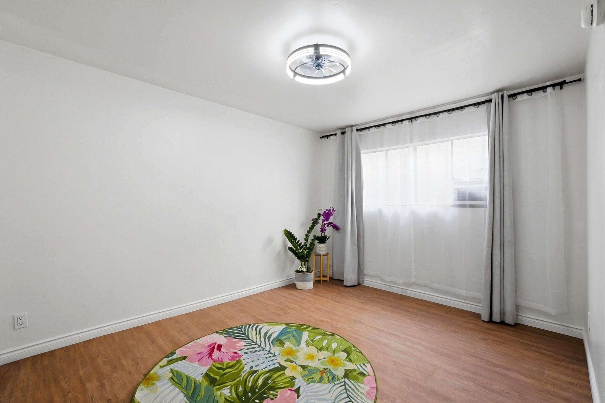 Building Photo - 13050 Dronfield Ave