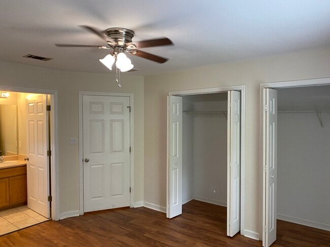 Building Photo - 97 Bass St