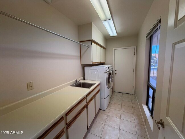 Building Photo - 26629 S Sageberry Dr