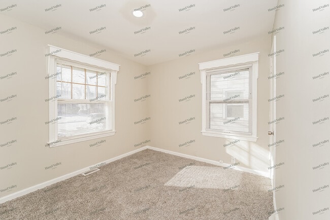 Building Photo - 3163 Lincoln St