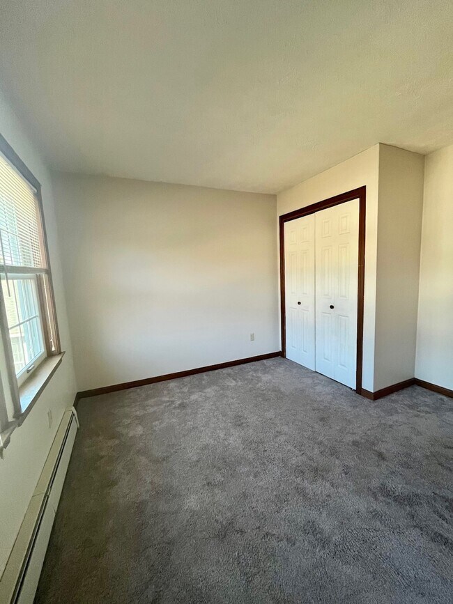 Building Photo - 61 Deer Run Trl