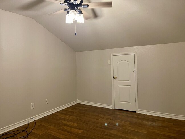 Building Photo - 510 Shiloh Dr