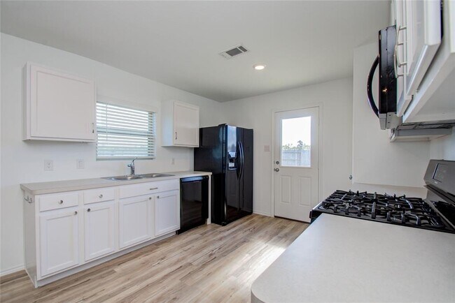Building Photo - 5200 Elrington Vly Ln
