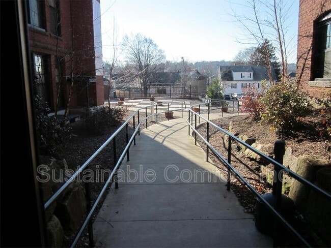 Building Photo - 28 Adams St