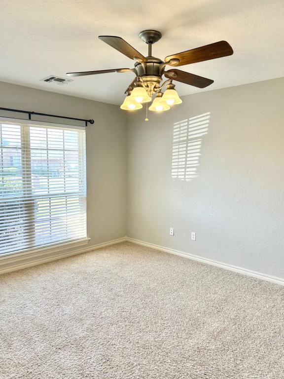 Building Photo - 3712 NE Fieldcrest