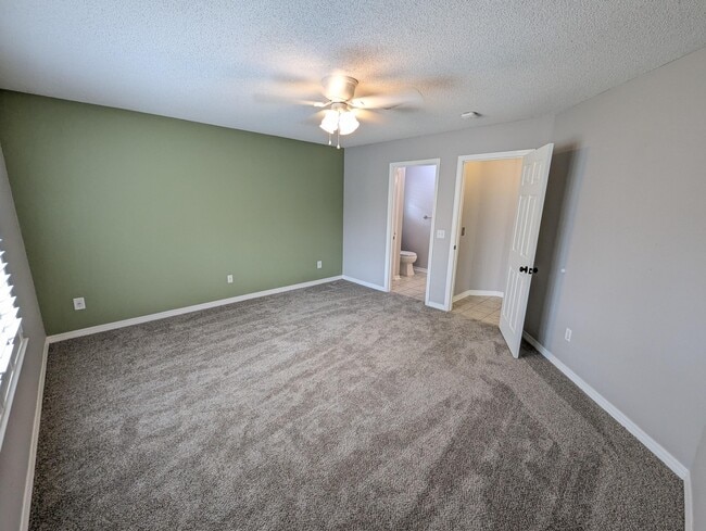 Building Photo - 9475 Pine Lily Ct