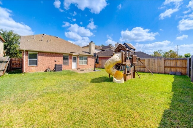 Building Photo - 5711 Kenwood