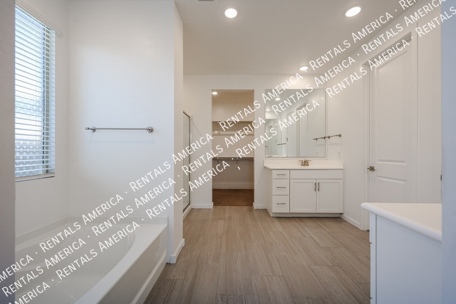 Building Photo - 40622 W Williams Way