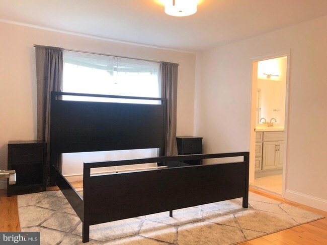 Building Photo - 5 Algonquin Ct