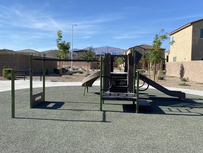 Building Photo - 2212 Stone Well Rd