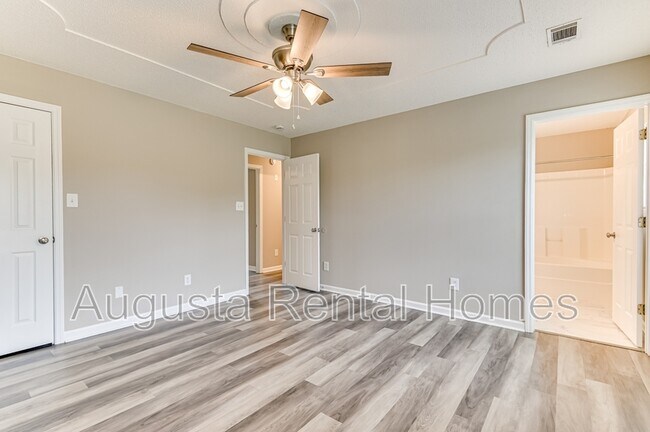 Building Photo - 4416 Hatteras Dr