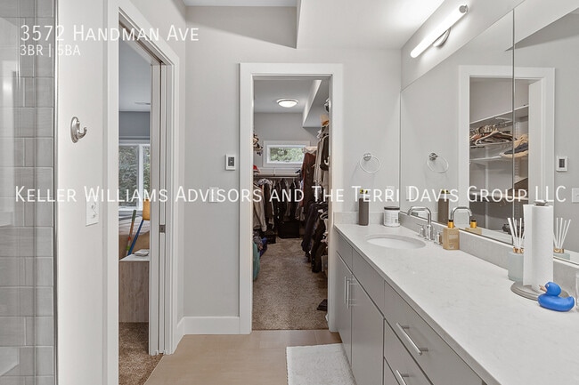 Building Photo - 3572 Handman Ave