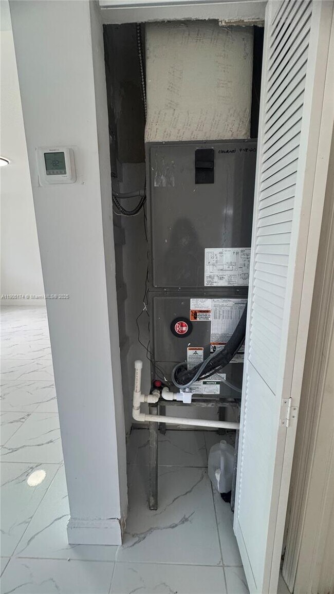 Building Photo - 901 NW 116th St