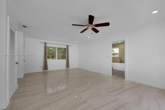 Building Photo - 13840 SW 74th Ave