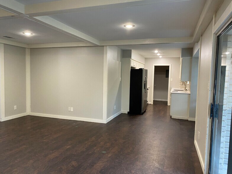 Building Photo - 6408 Bel Air Dr