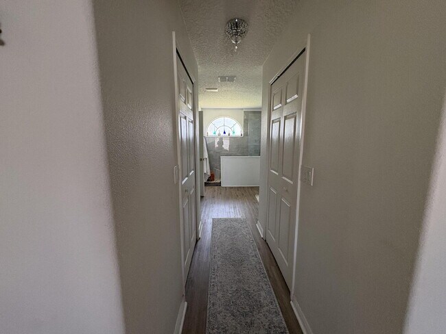 Building Photo - Spacious 4-Bedroom Oasis with 3 Full Baths in the Beautiful Community of Indian Lakes in St. Clou...