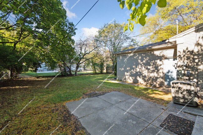 Building Photo - Rare Rental Opportunity: 4-Bedroom, 2.5-Ba...