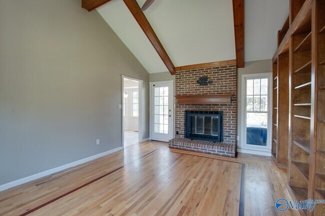 Building Photo - 501 Brenda Dr