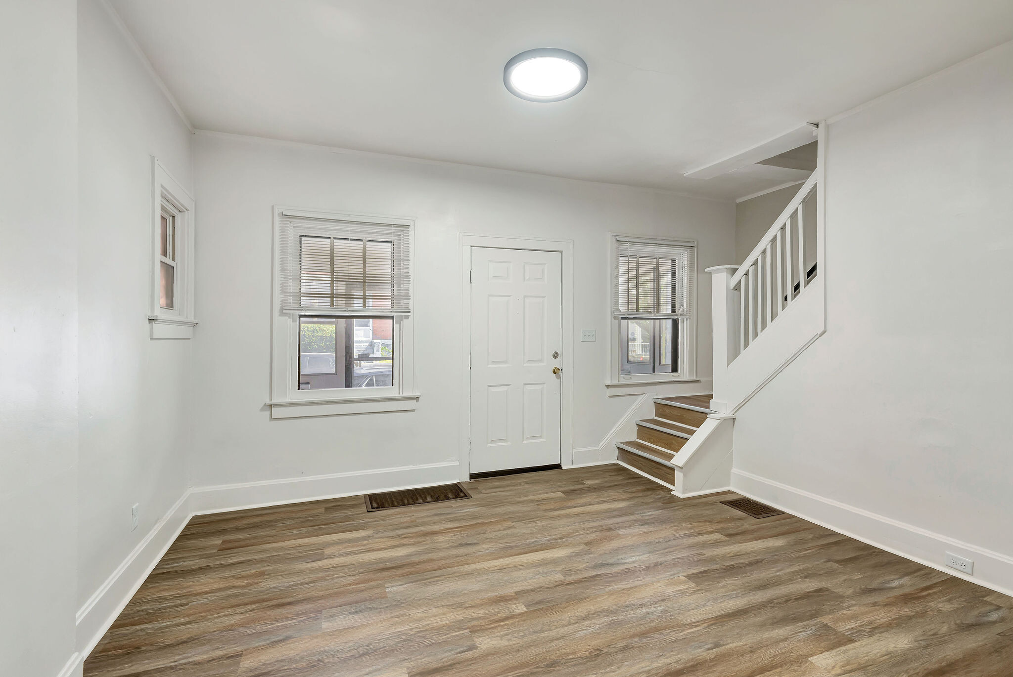 Building Photo - 2231 Flora St