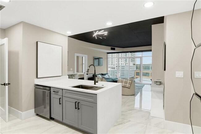 Building Photo - 250 Pharr Rd NE