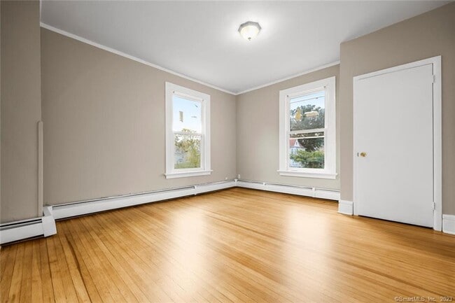 Building Photo - 49 Atwater Ave